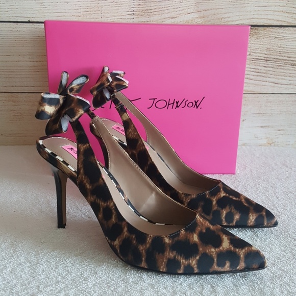 betsey johnson ginjer slingback pumps